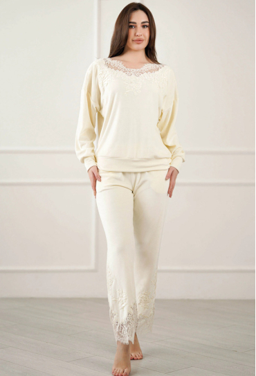 Костюм жіночий велюровий Innsbruck Komilfo 2308-3202/2