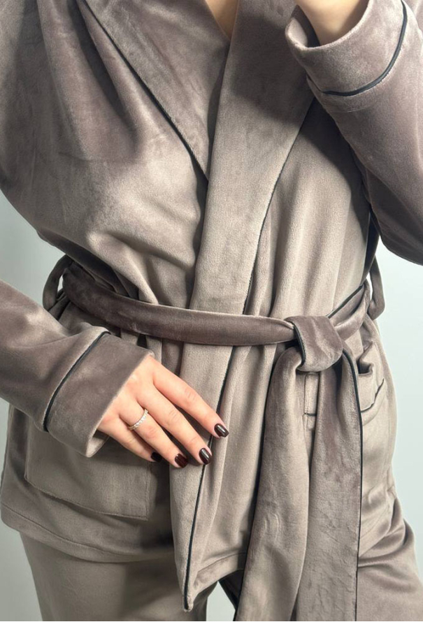 Костюм женский велюровый V.Velika 065-21MBK фото