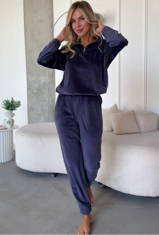 Костюм женский велюровый Julia Ulich КШ-3-12 Костюм женский велюровый Julia Ulich КШ-3-12 фото