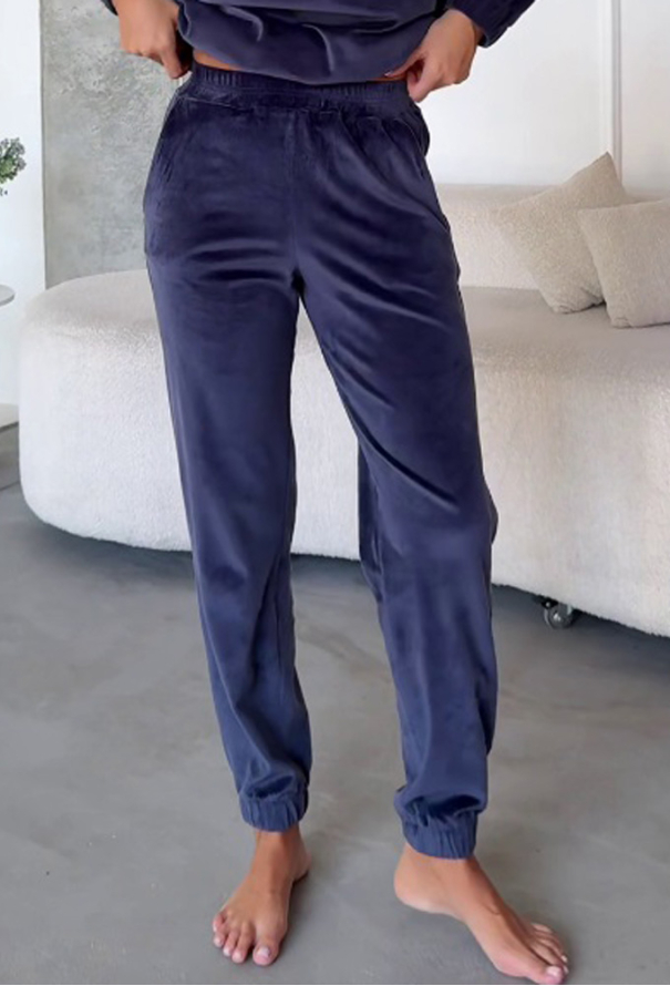 Костюм женский велюровый Julia Ulich КШ-3-12 Костюм женский велюровый Julia Ulich КШ-3-12 фото