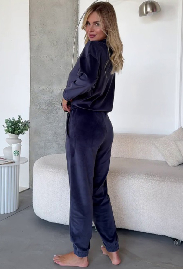 Костюм женский велюровый Julia Ulich КШ-3-12 Костюм женский велюровый Julia Ulich КШ-3-12 фото