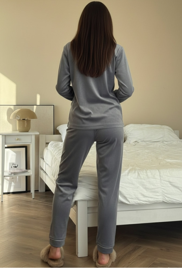 Пижама женская велюровая V.Velika 098-22SWK фото